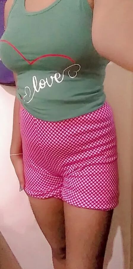 Young Sinhala sexy Girl Body