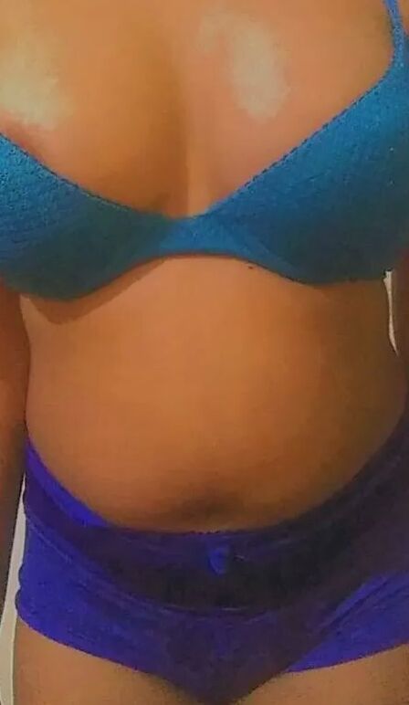 Sri Lankan Hot Big Boobs Girl