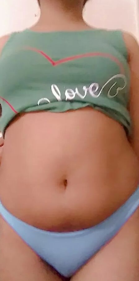 Young Sinhala sexy Girl Body