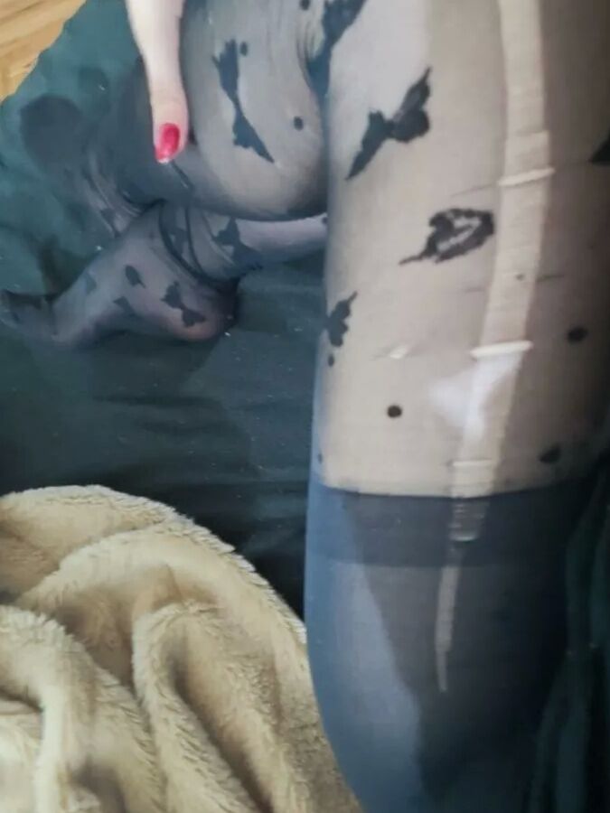 Black nylons pantyhose,feet footfetish,red nails and tits