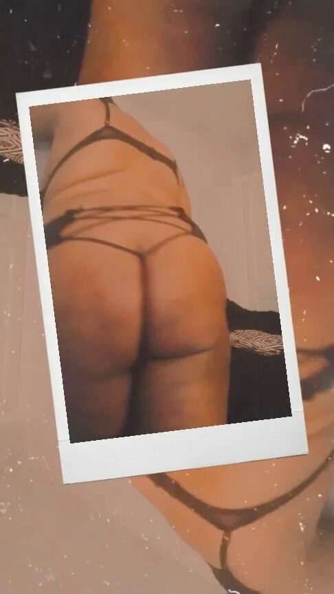 Sexy bedroom pics