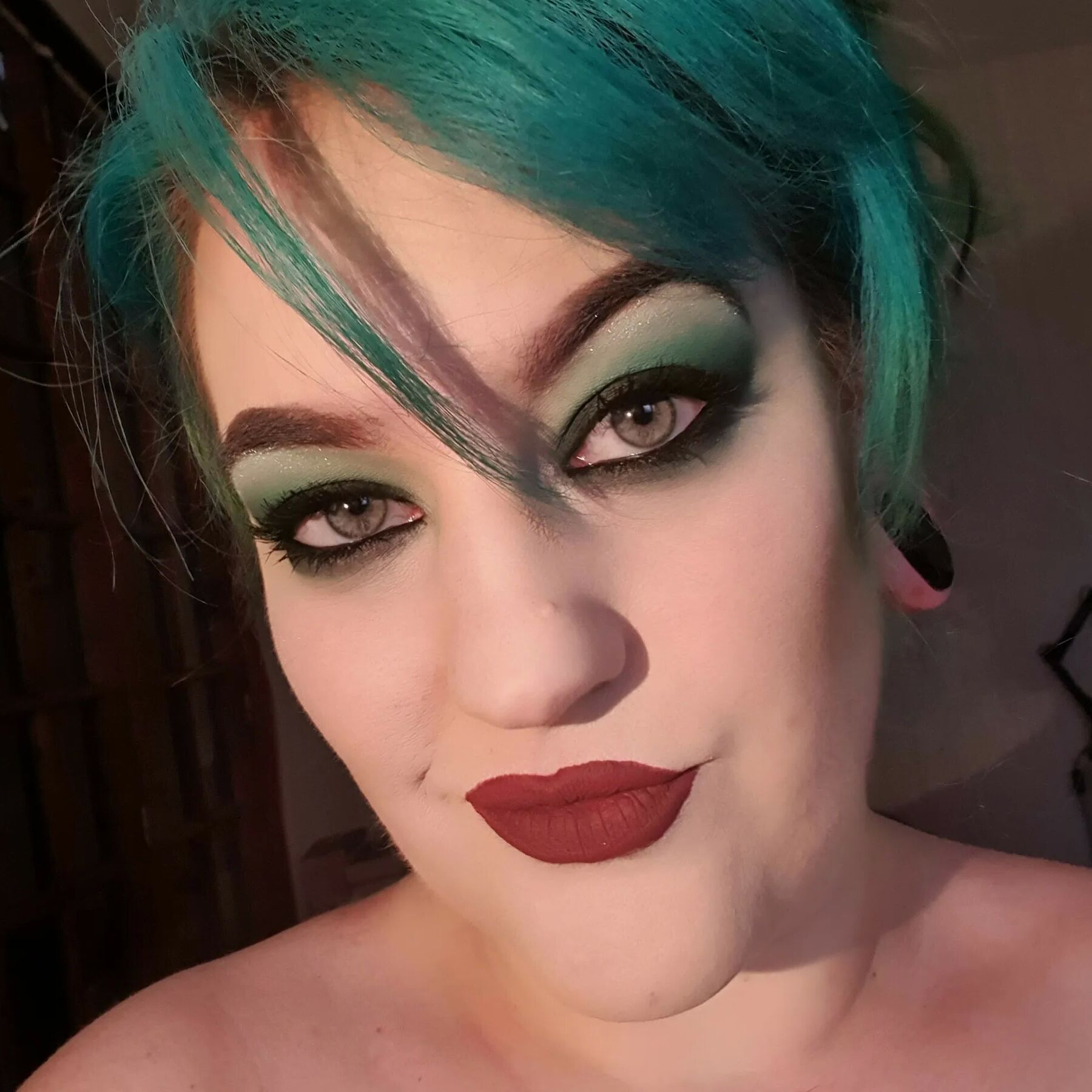 Chubby MILF Amy Leaf- Selfies