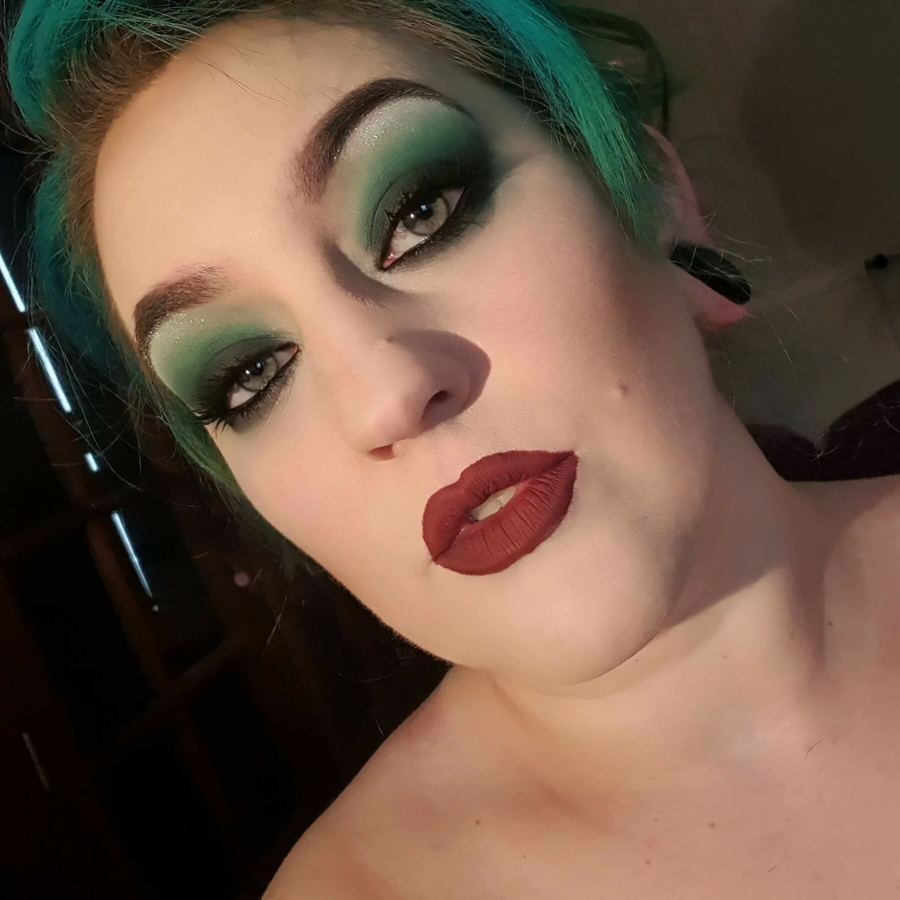Chubby MILF Amy Leaf- Selfies