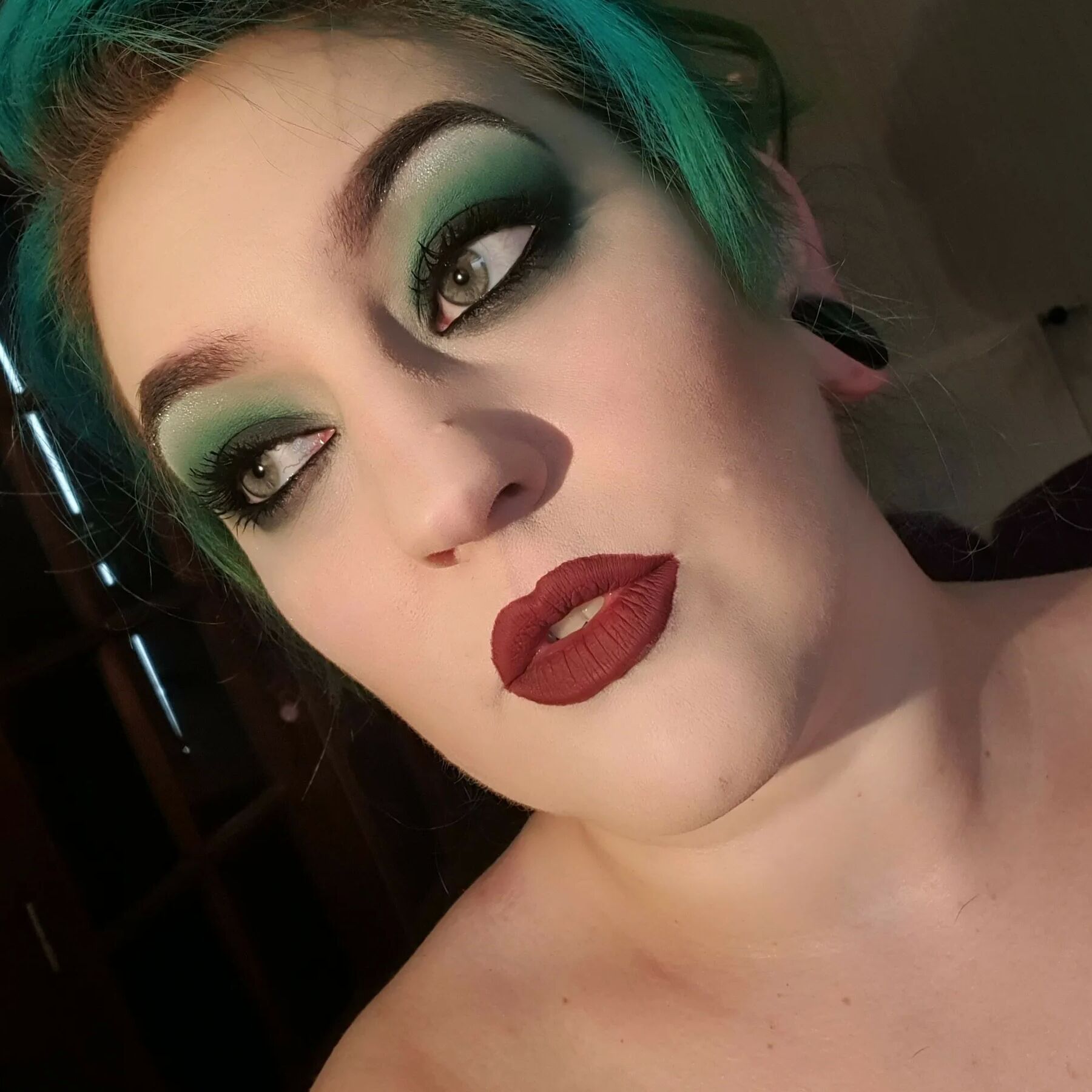 Chubby MILF Amy Leaf- Selfies