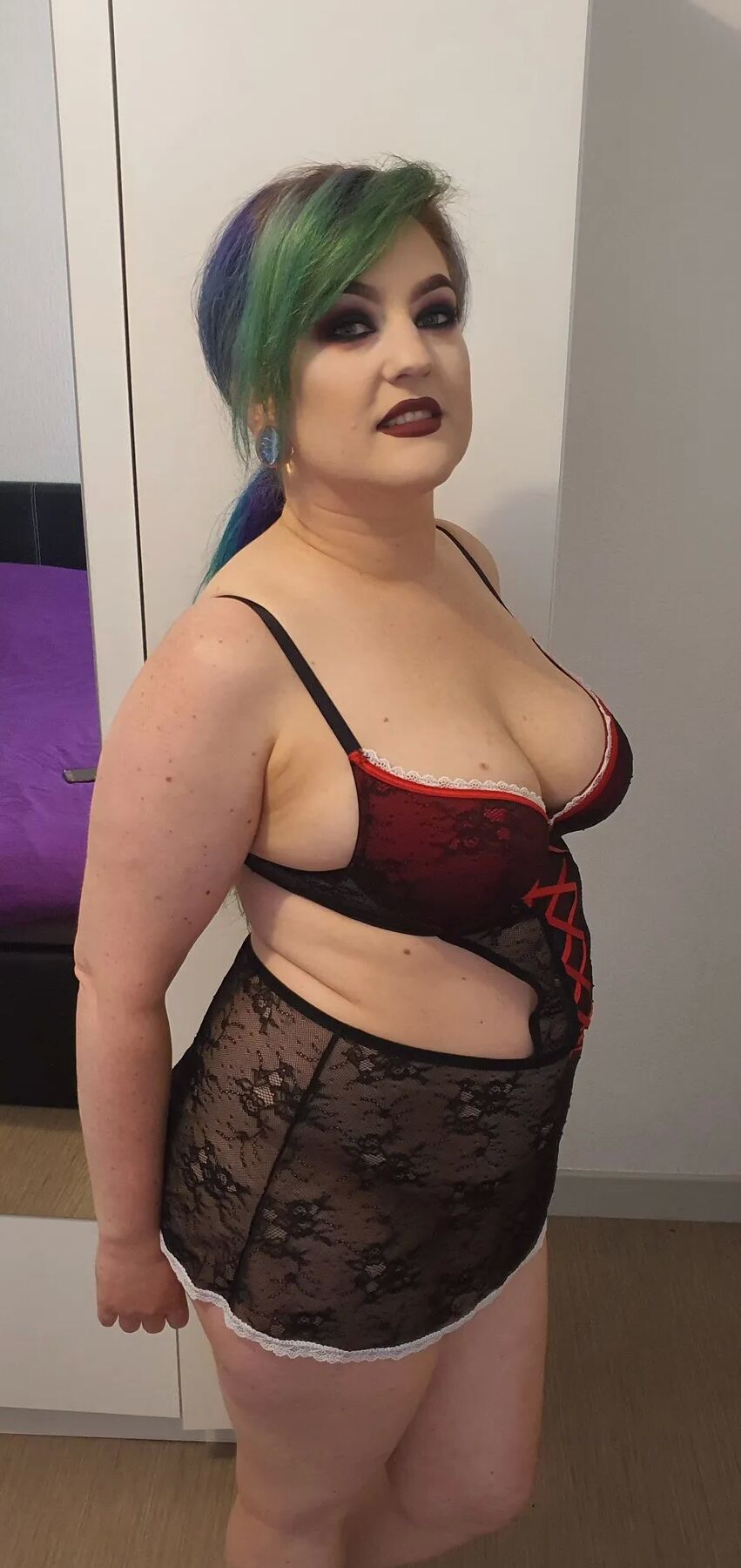 Chubby MILF Amy Leaf- Lingerie