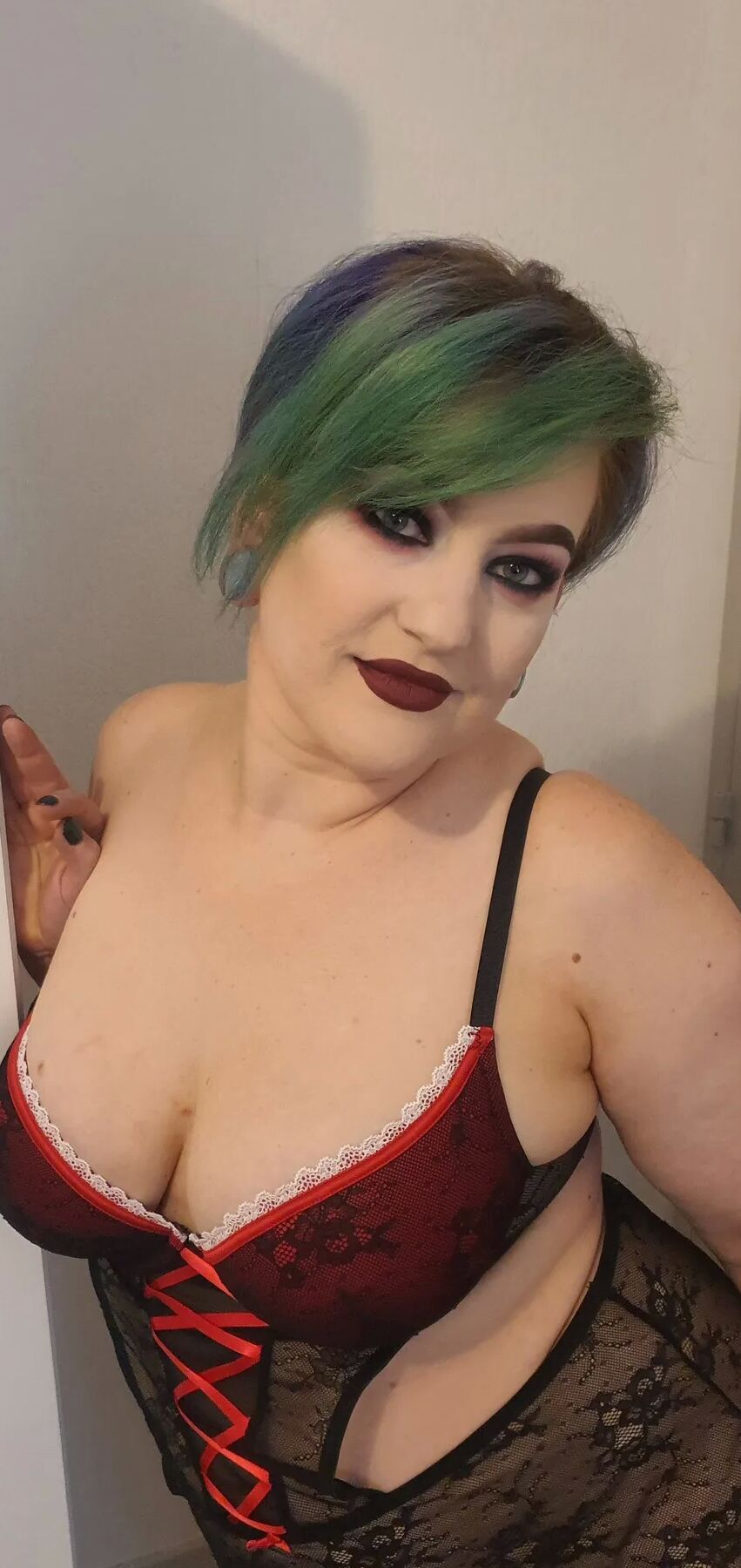 Chubby MILF Amy Leaf- Lingerie