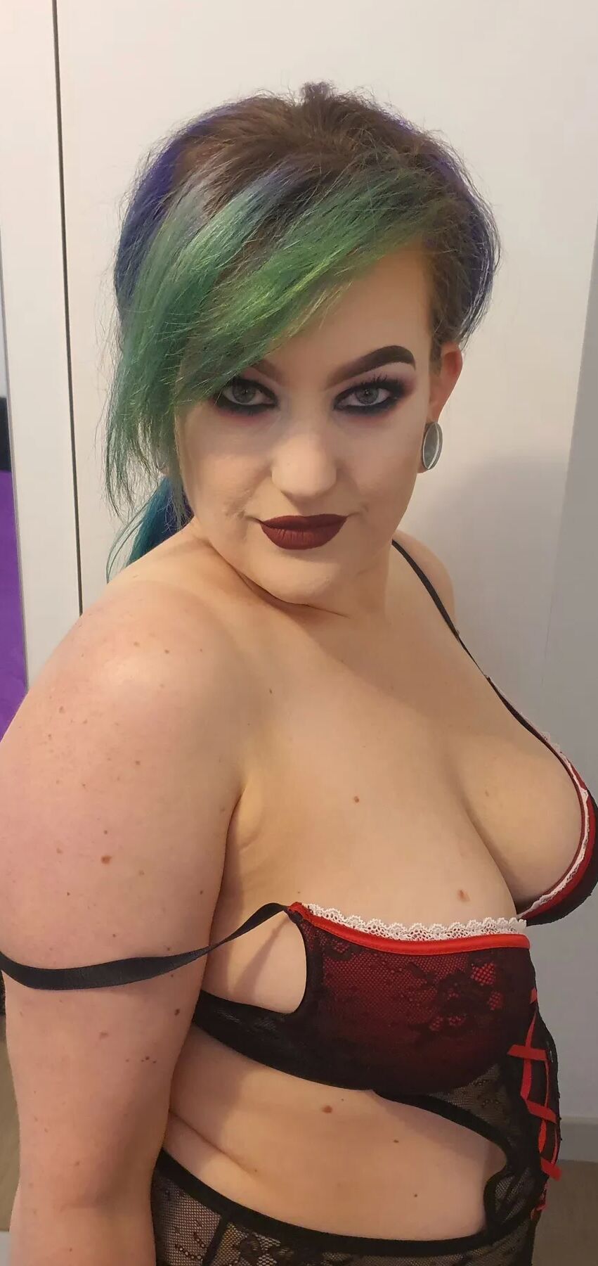Chubby MILF Amy Leaf- Lingerie