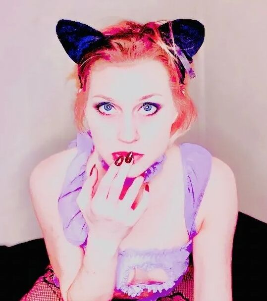 Molli B Free Photos
