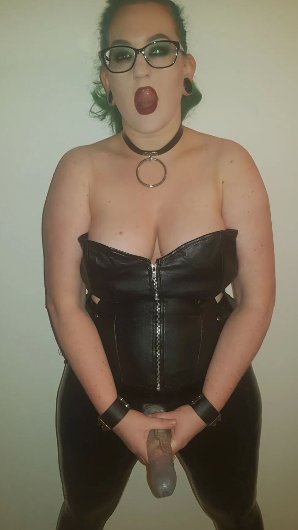 Chubby MILF Amy Leaf- Mistress