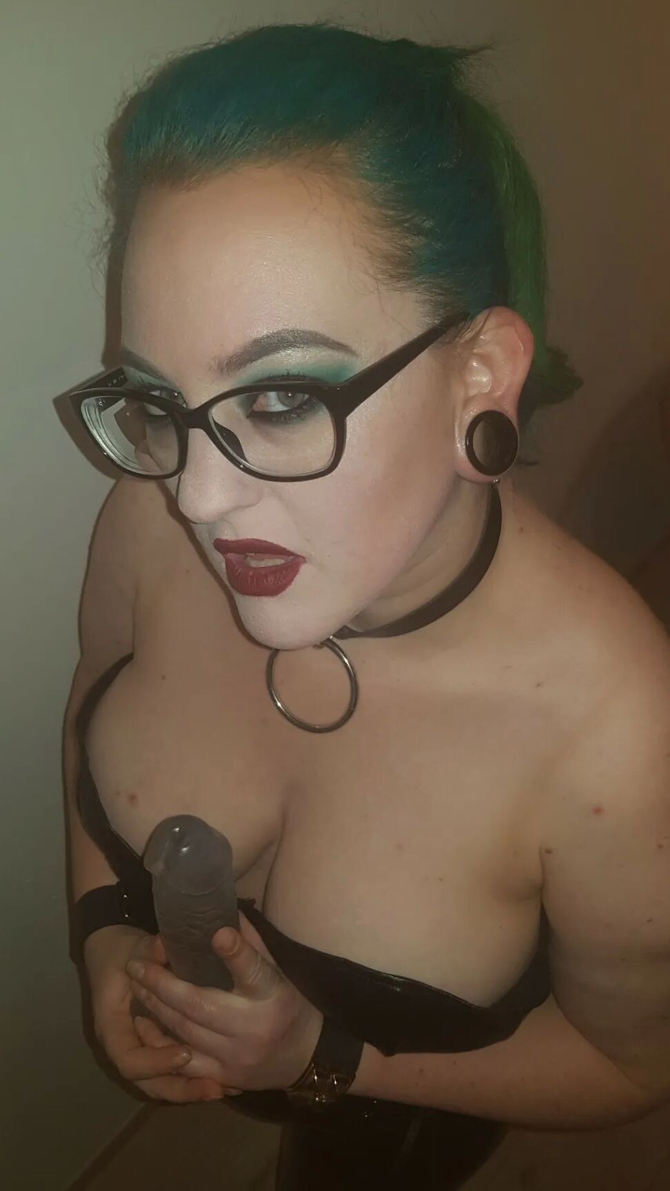 Chubby MILF Amy Leaf- Mistress