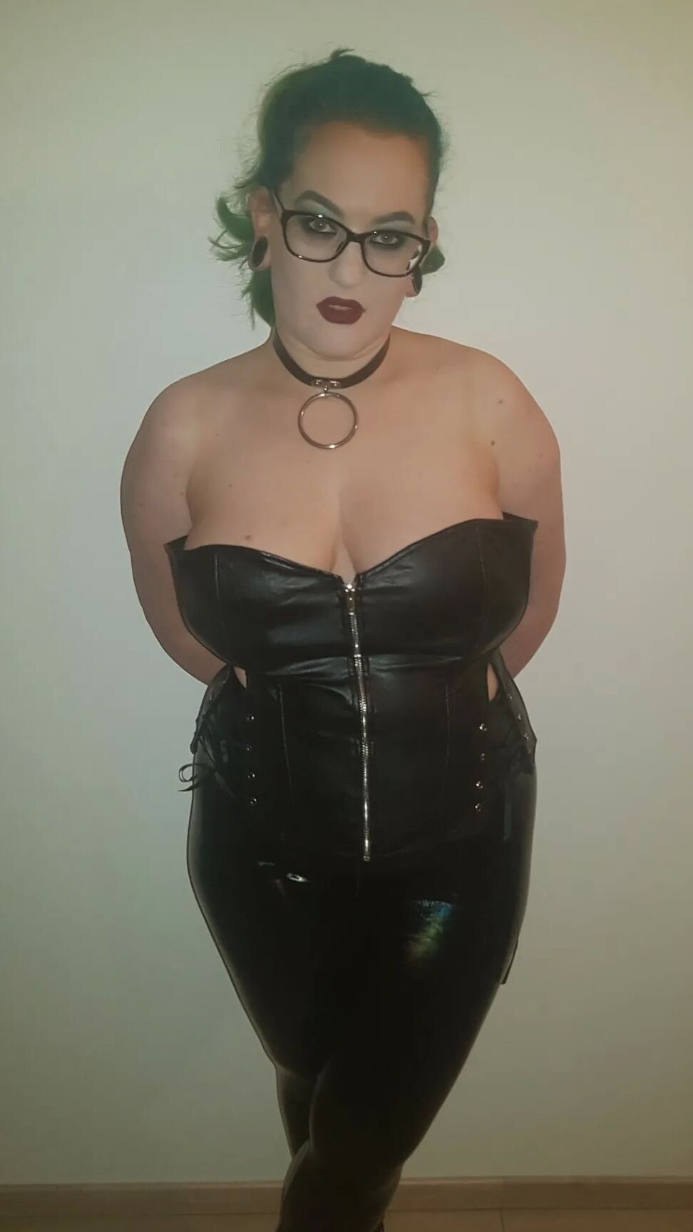 Chubby MILF Amy Leaf- Mistress