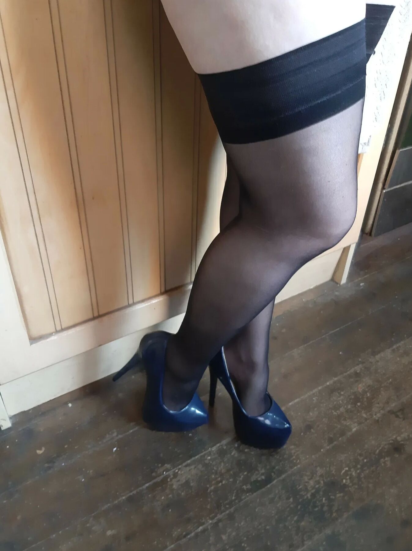NEW HEELS & MASK