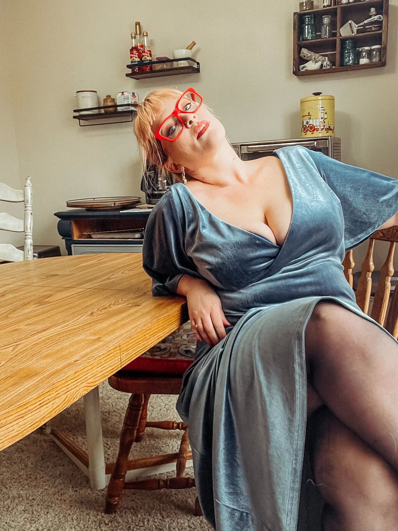 BBW in an evening gown does the dishes with gloves on