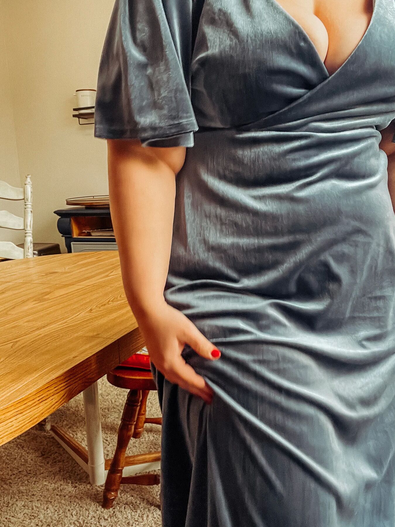 BBW in an evening gown does the dishes with gloves on