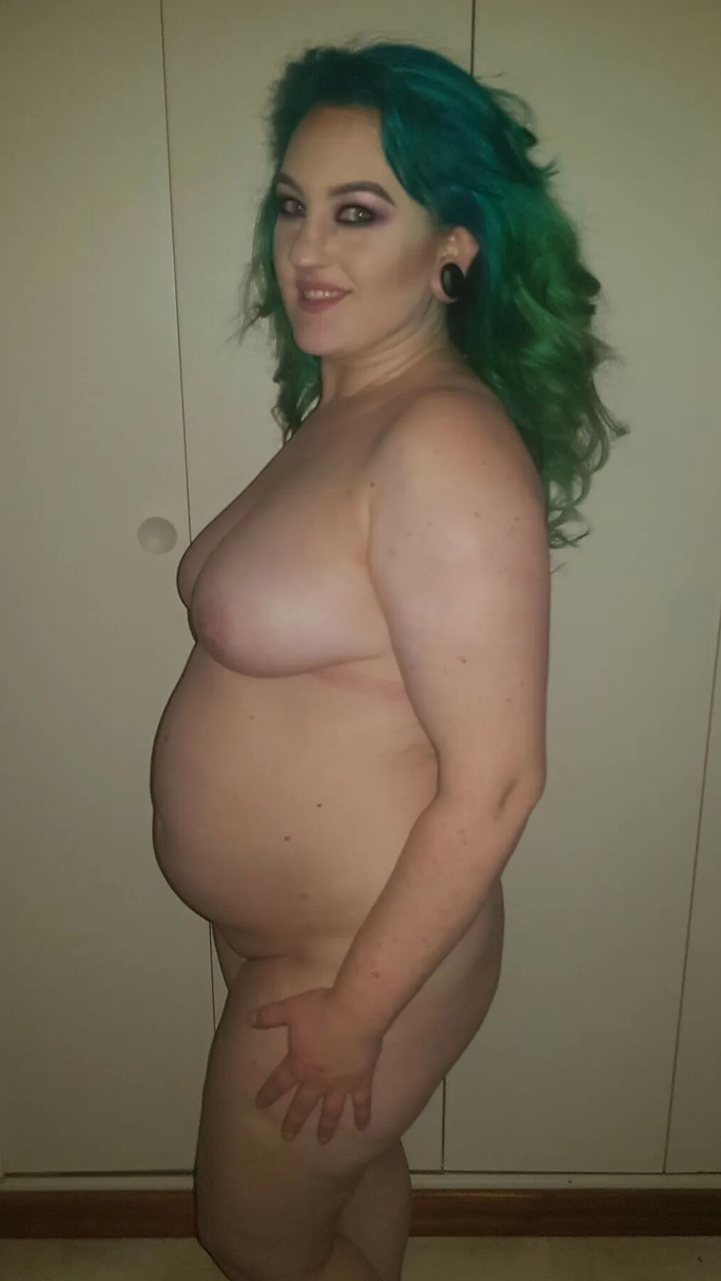 Chubby MILF Amy Leaf- Horny MILF