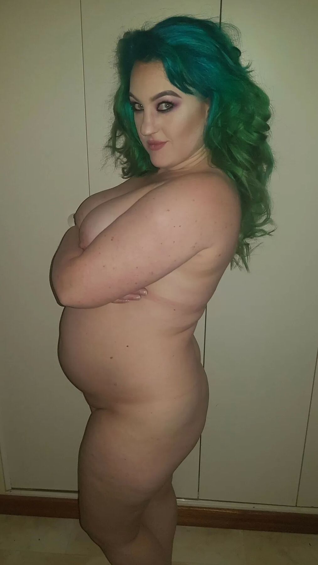 Chubby MILF Amy Leaf- Horny MILF