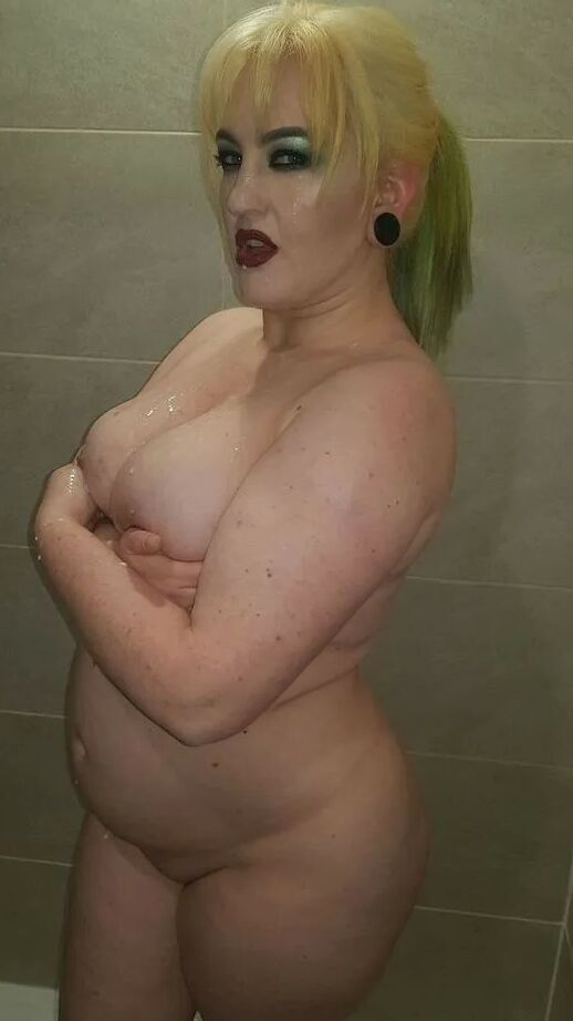 Chubby MILF Amy Leaf- Blonde cum shower