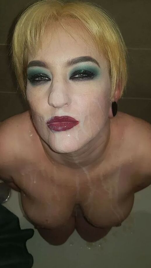 Chubby MILF Amy Leaf- Blonde cum shower