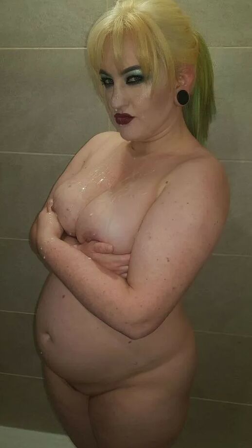 Chubby MILF Amy Leaf- Blonde cum shower