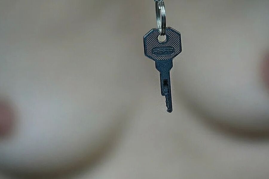 Femdom sissy chastity picture 2700 -2750