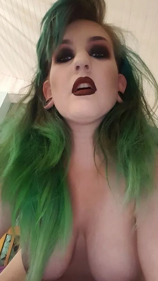 Chubby MILF Amy Leaf- For my fans