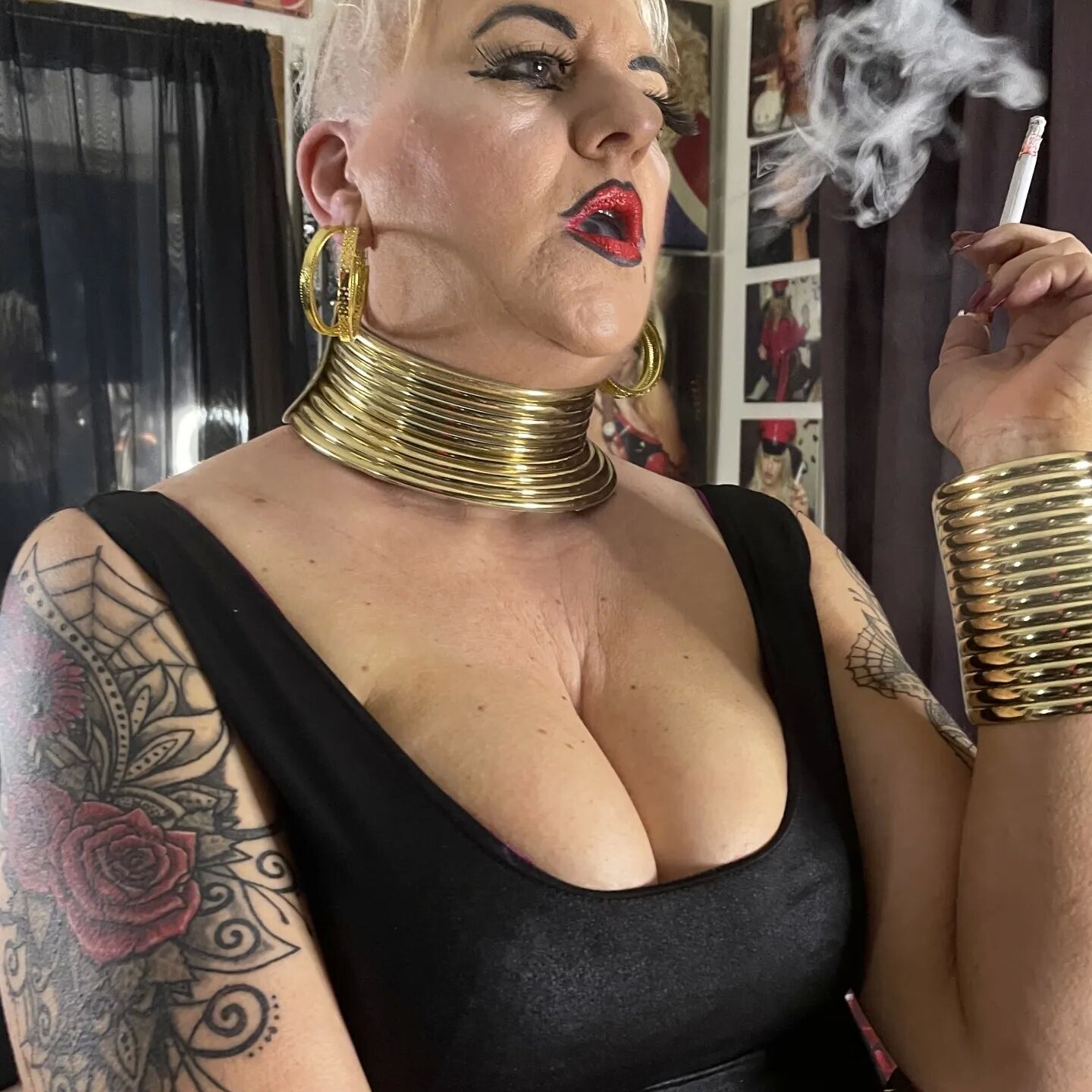 BAD AUNTIE SMOKING