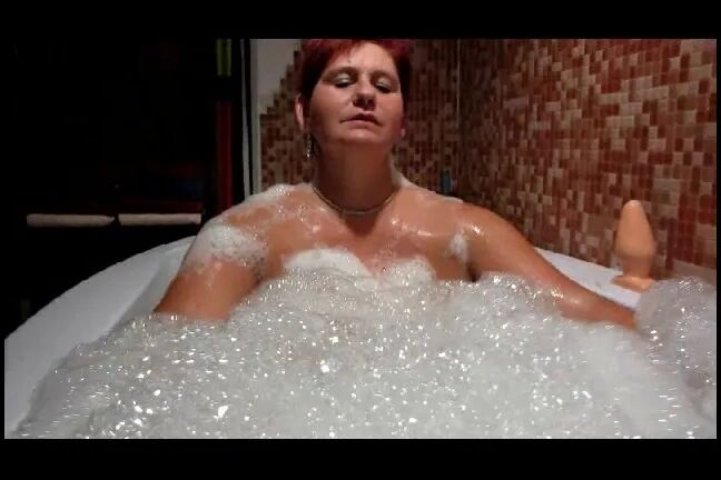 Anna in the hot tub ...