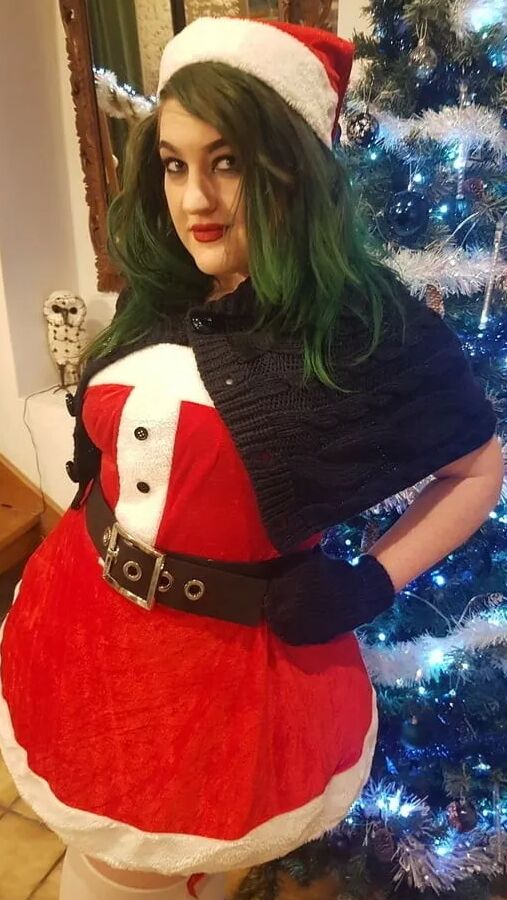 Chubby MILF Amy Leaf- Xmas 2020