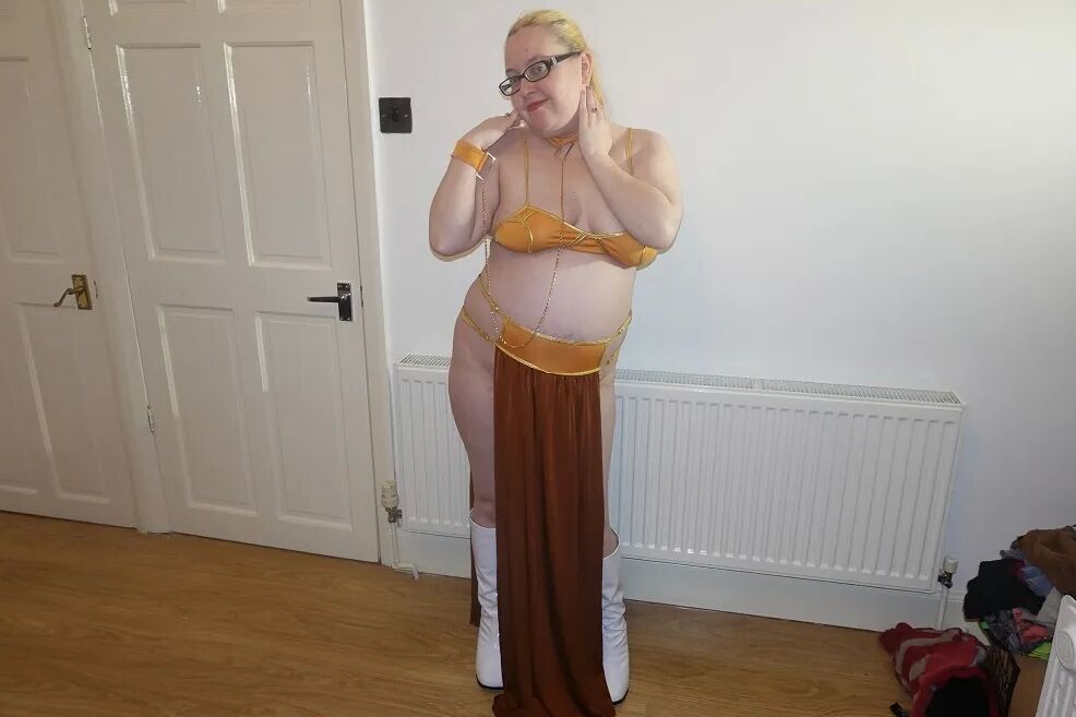 Star Wars Princess Leia Slave Girl cosplay