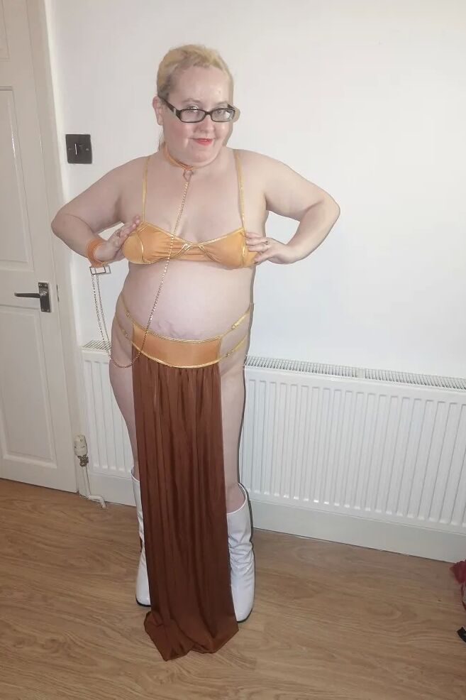 Star Wars Princess Leia Slave Girl cosplay