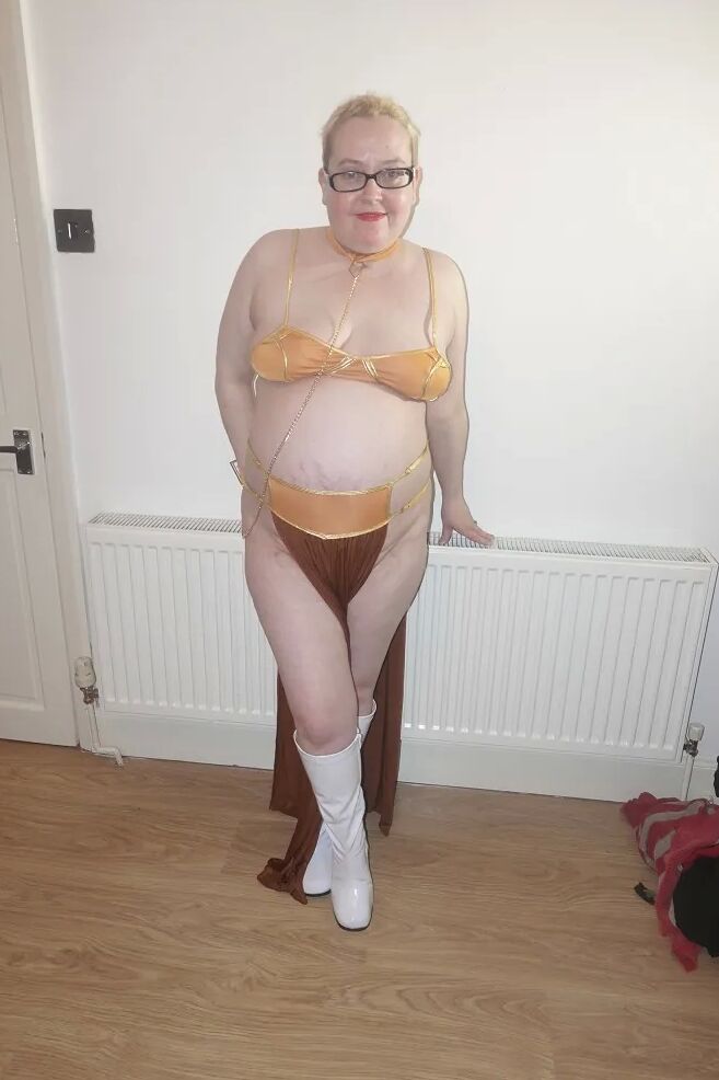Star Wars Princess Leia Slave Girl cosplay
