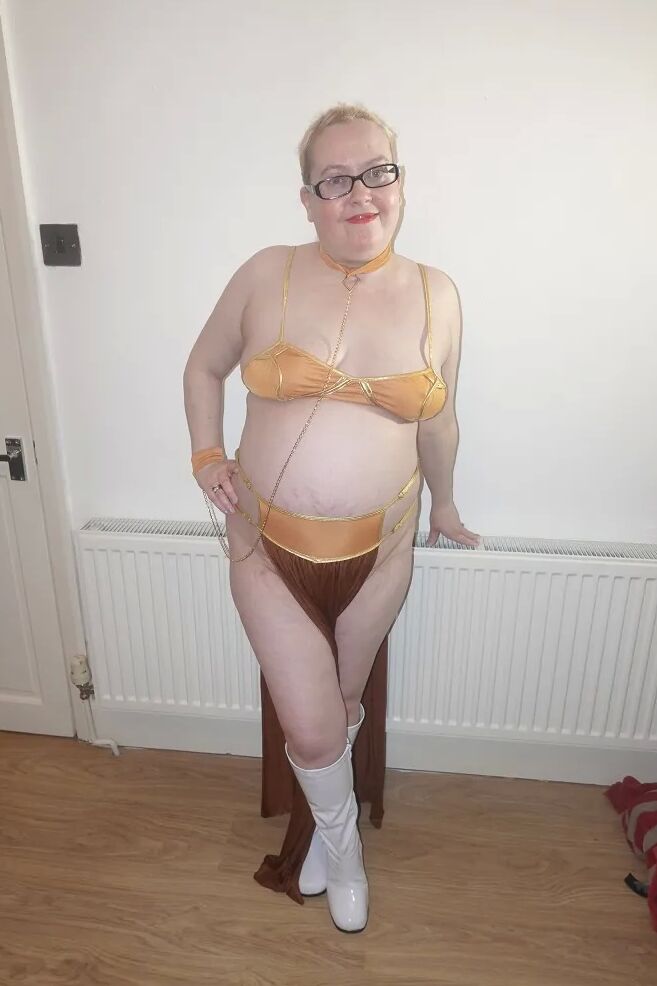 Star Wars Princess Leia Slave Girl cosplay