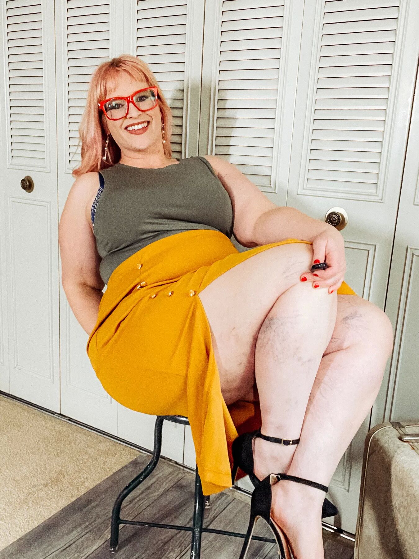 BBW Office Whore Tight Skirt and heels