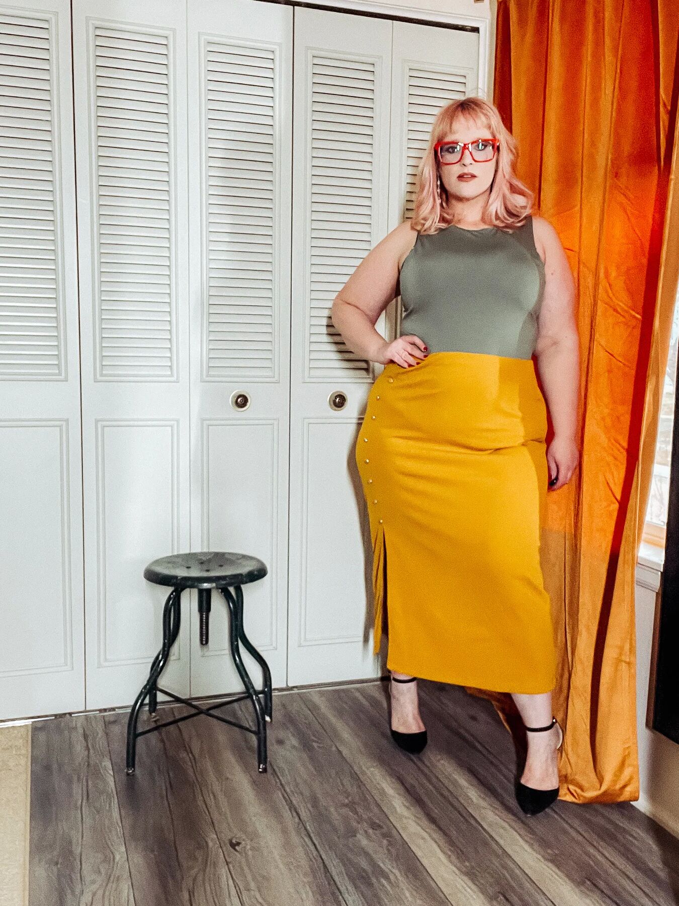 BBW Office Whore Tight Skirt and heels