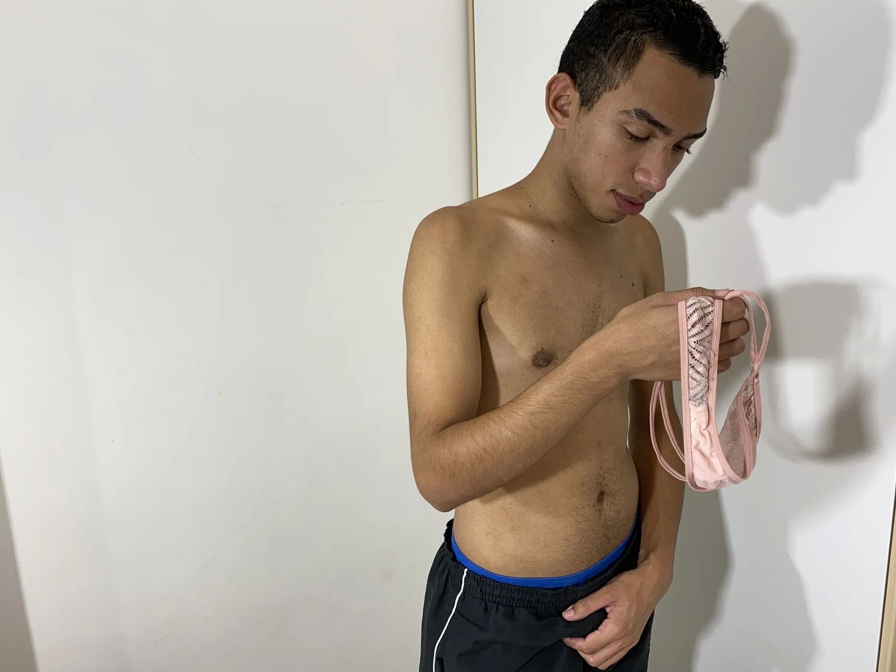J'ai fait semblant d'être gay pour coucher avec la bombasse de mon ami
