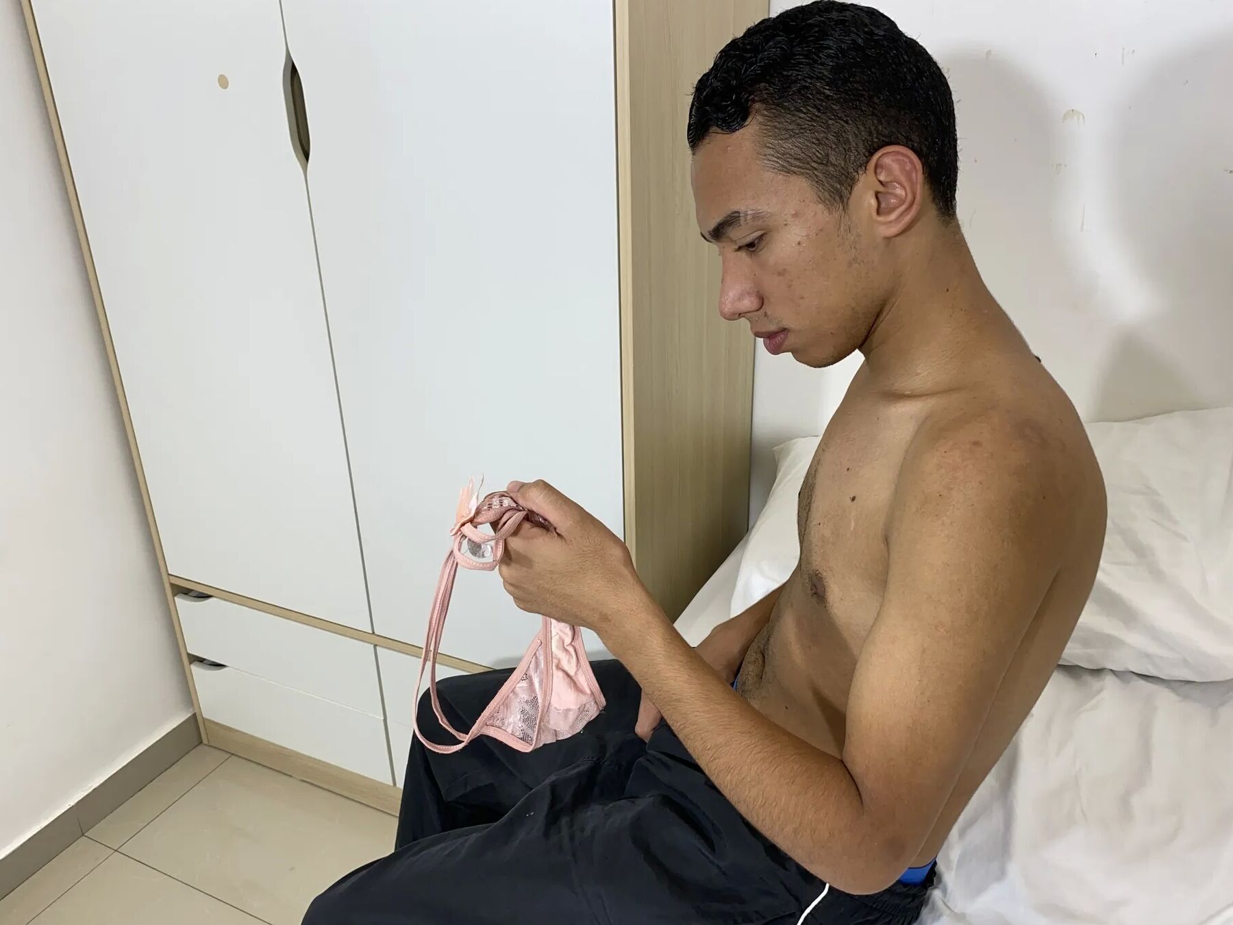 J'ai fait semblant d'être gay pour coucher avec la bombasse de mon ami