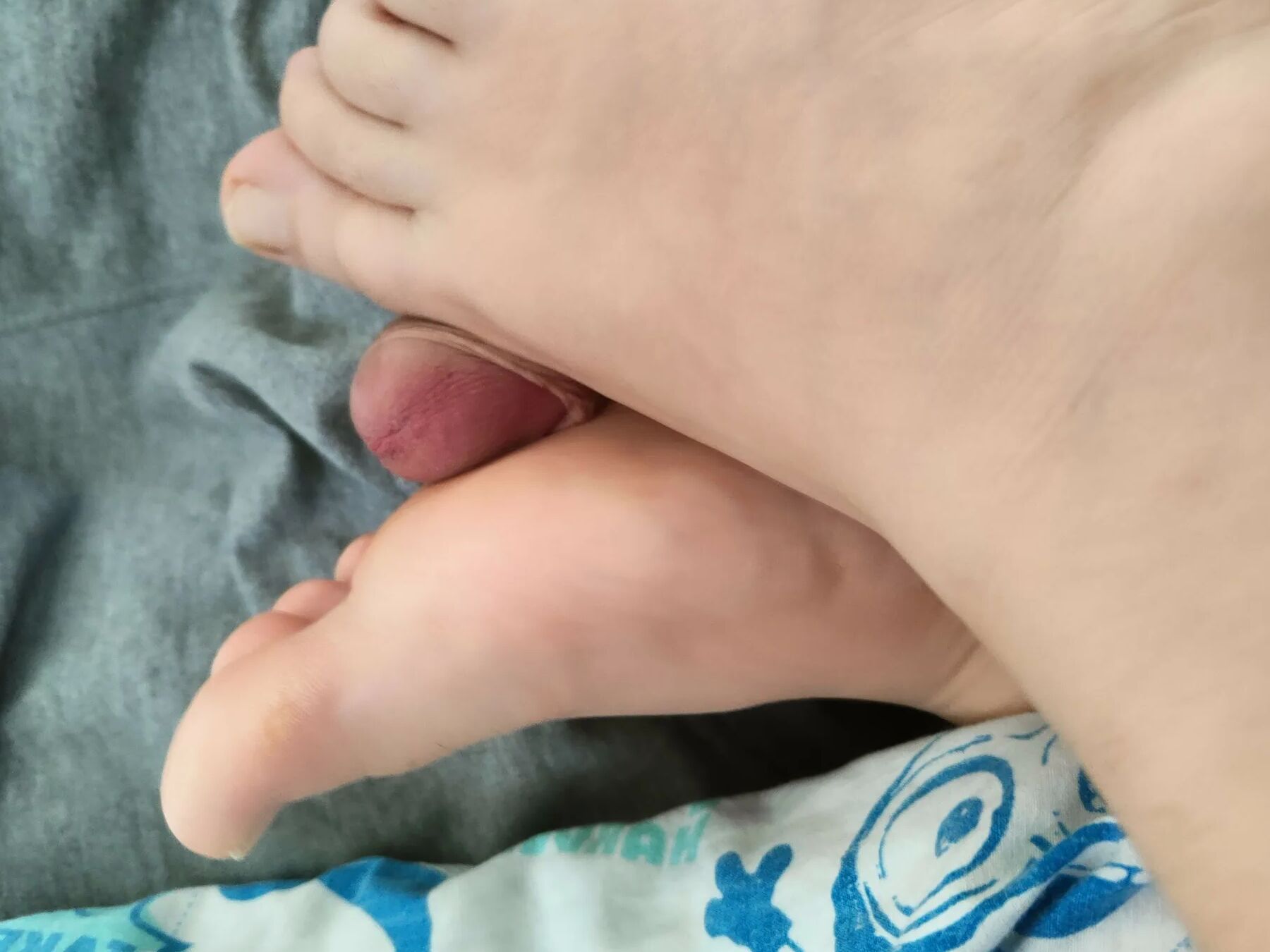 Hornychubby feet And hanumanfeets dick