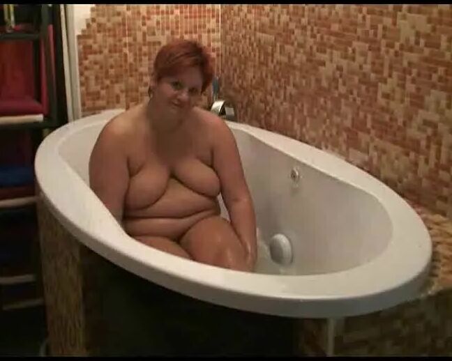 Hot games in the tub ...