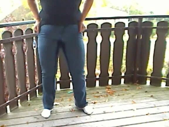 Pissing in jeans ...