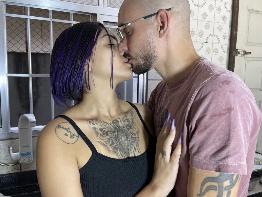 Husband making his wife cum in the kitchen