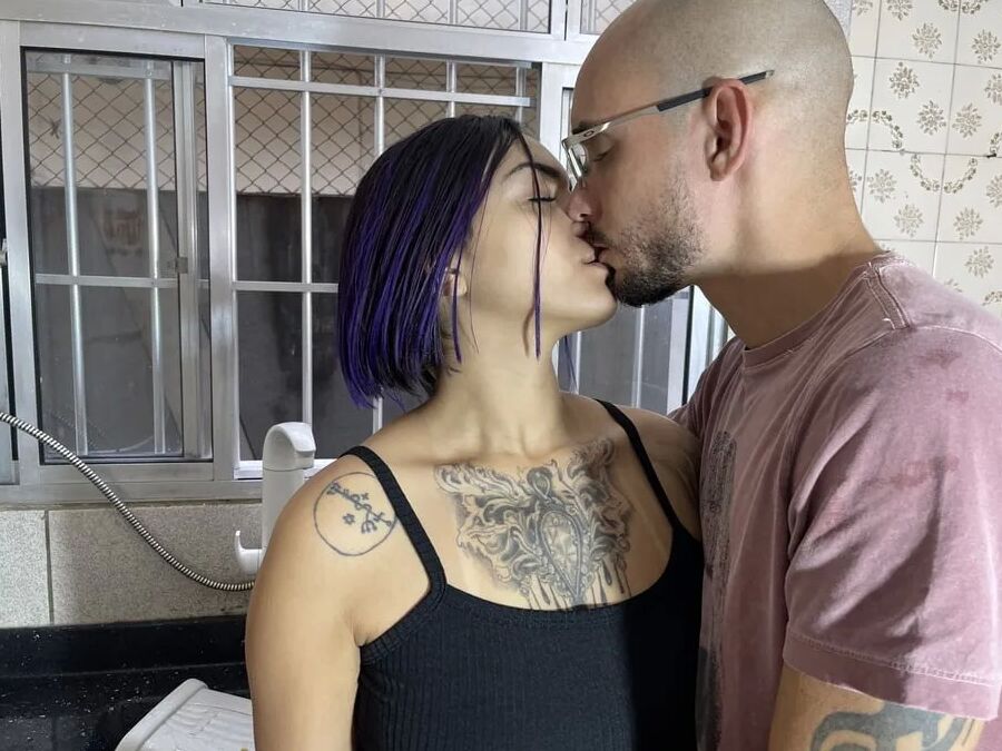 Husband making his wife cum in the kitchen