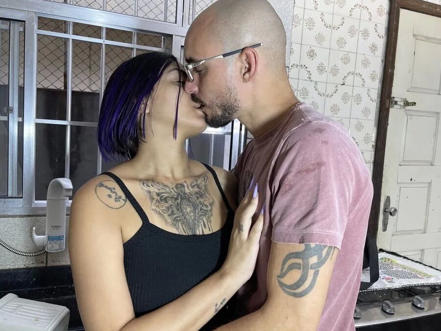 Husband making his wife cum in the kitchen