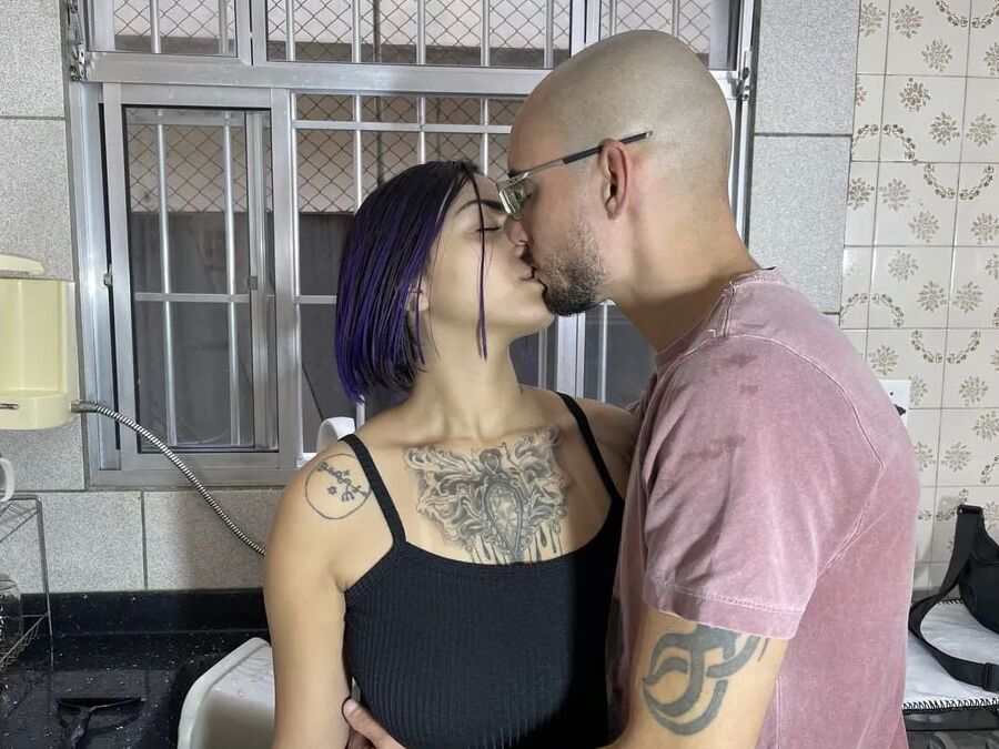 Husband making his wife cum in the kitchen