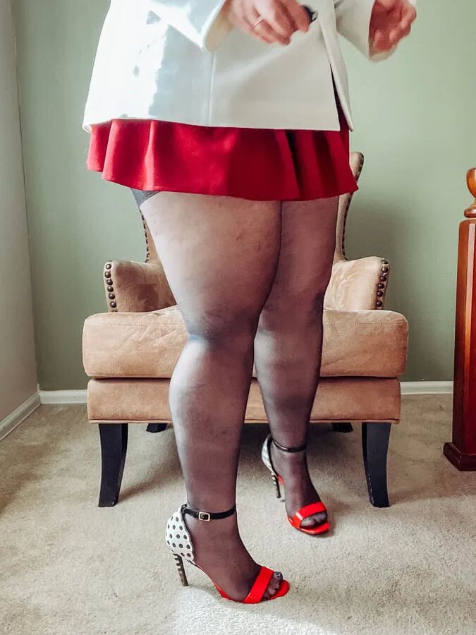 Mini Skirt on a fat girl is the best view look up her skirt