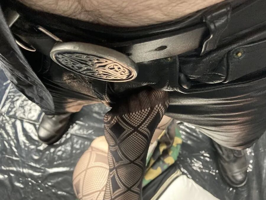 Combat boots and horny cunt