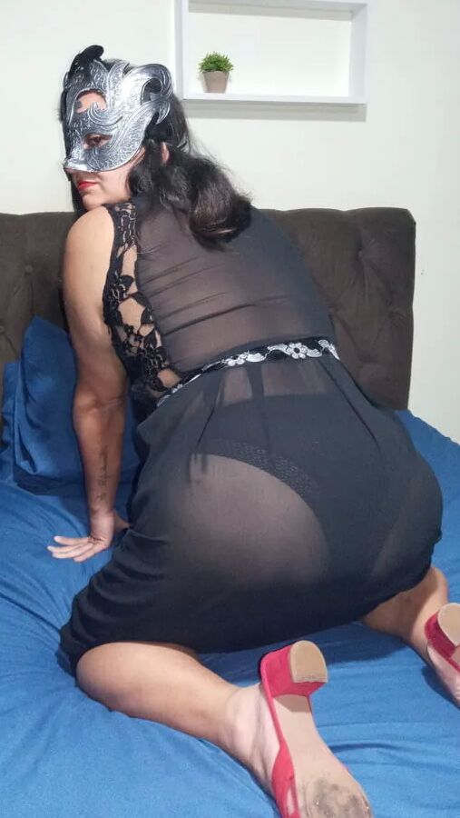 THE MASQUERADE ON A VERY HORNY NIGHT...
