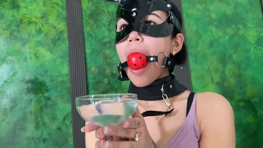 The Gagged 'Fifty Shades Of Grey' Storyteller