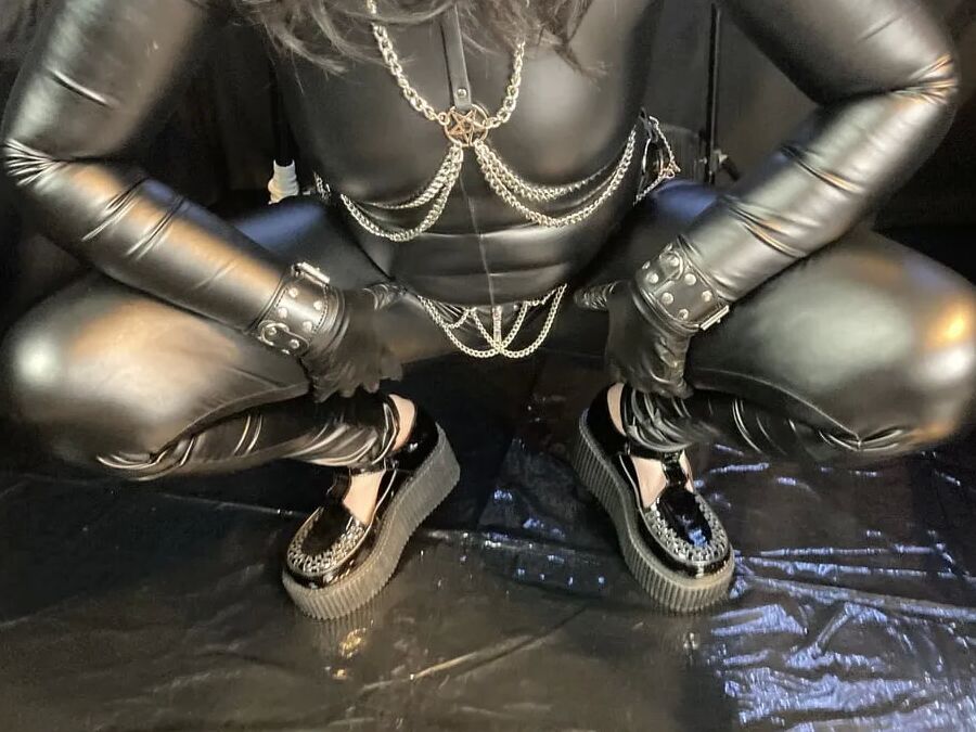 The mistress in her wetlook overall