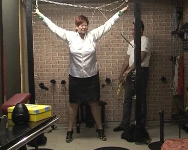 Anna spanked from her master!