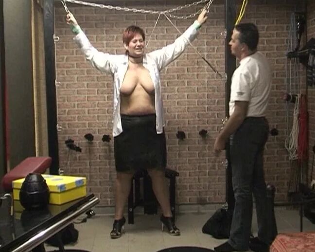 Anna spanked from her master!